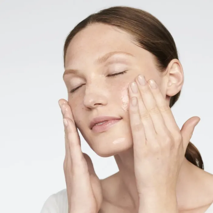 Moisture Surge™ SPF 25 Sheer Hydrator