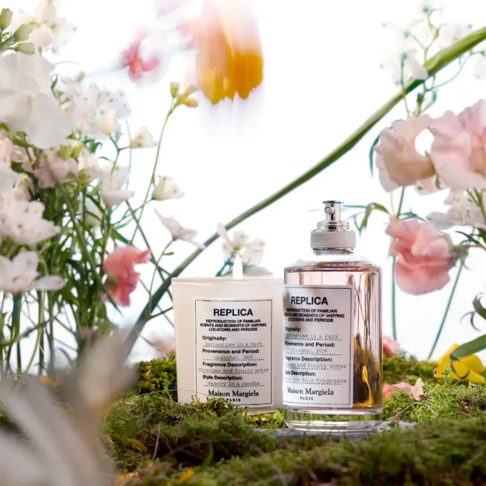Replica Springtime In A Park Scented Candle